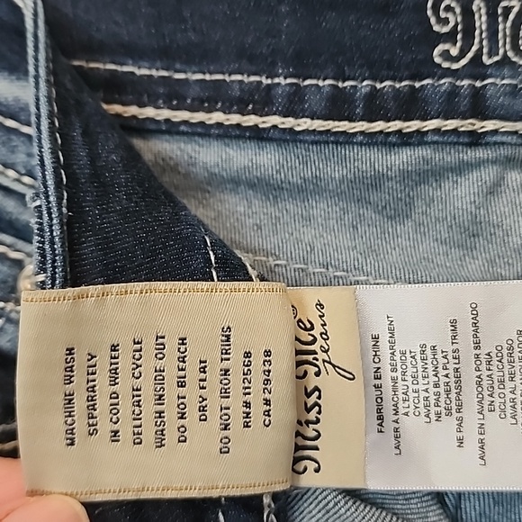 EUC Miss Me Jeans Mid-Rise Skinny Distressed Embellished 27 Color Med/Dark MK726 - Picture 8 of 9